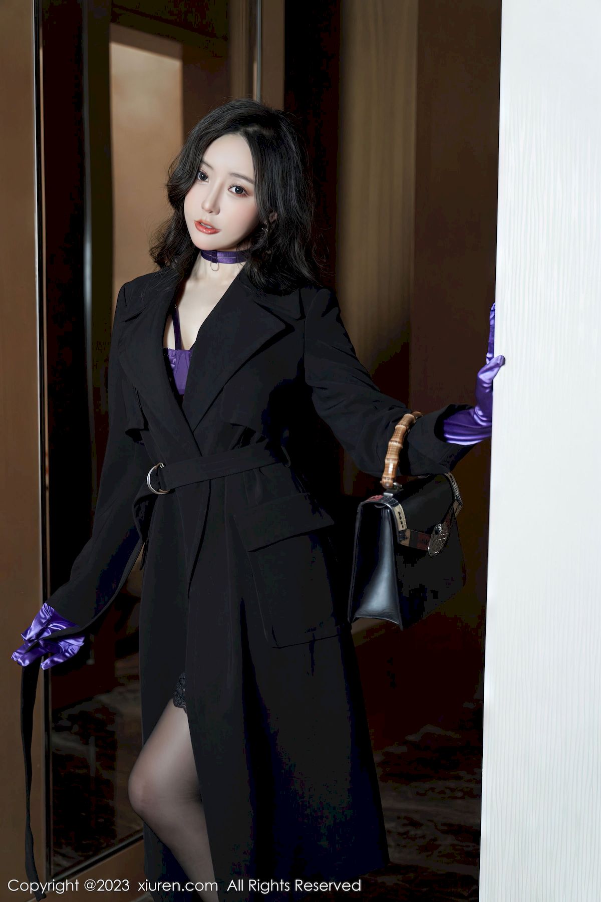 [秀人XiuRen] No.6078 女神王馨瑶Yanni – 黑色外衣+情趣内衣性感写真
