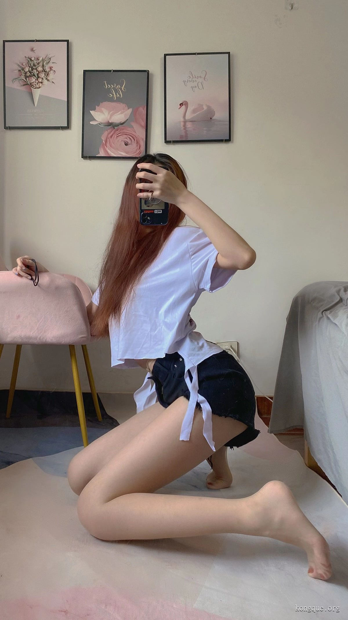 提袜少女 – 朋友圈收费系列套图&视频